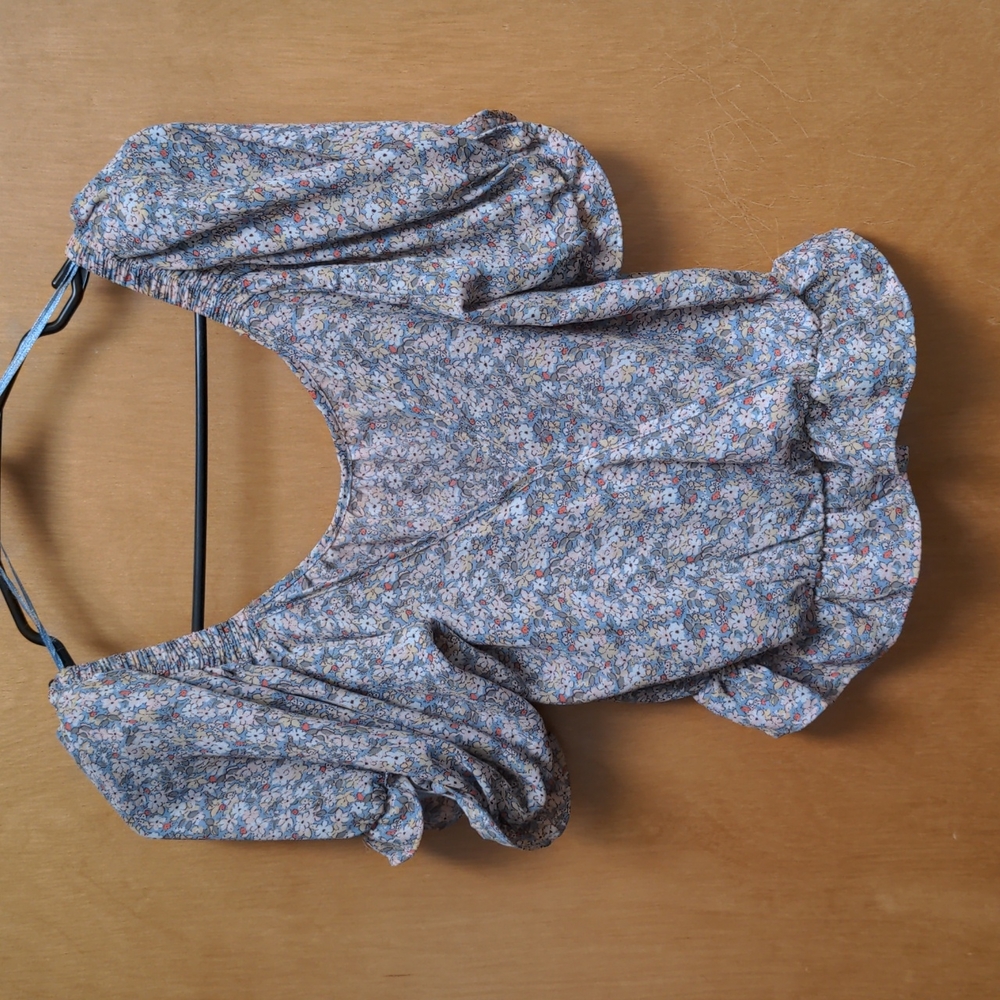 Floral print blouse